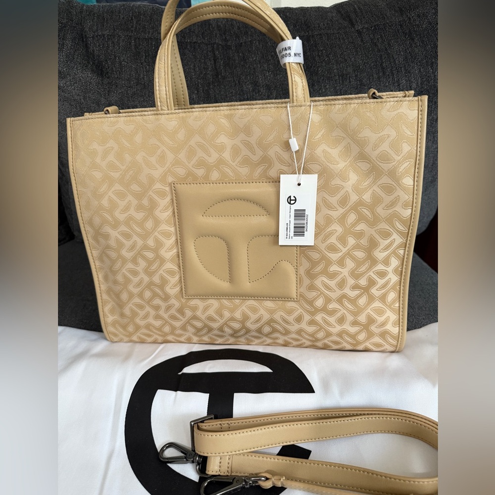 TELFAR Medium Jacquard shopping bag in Cream Monogram